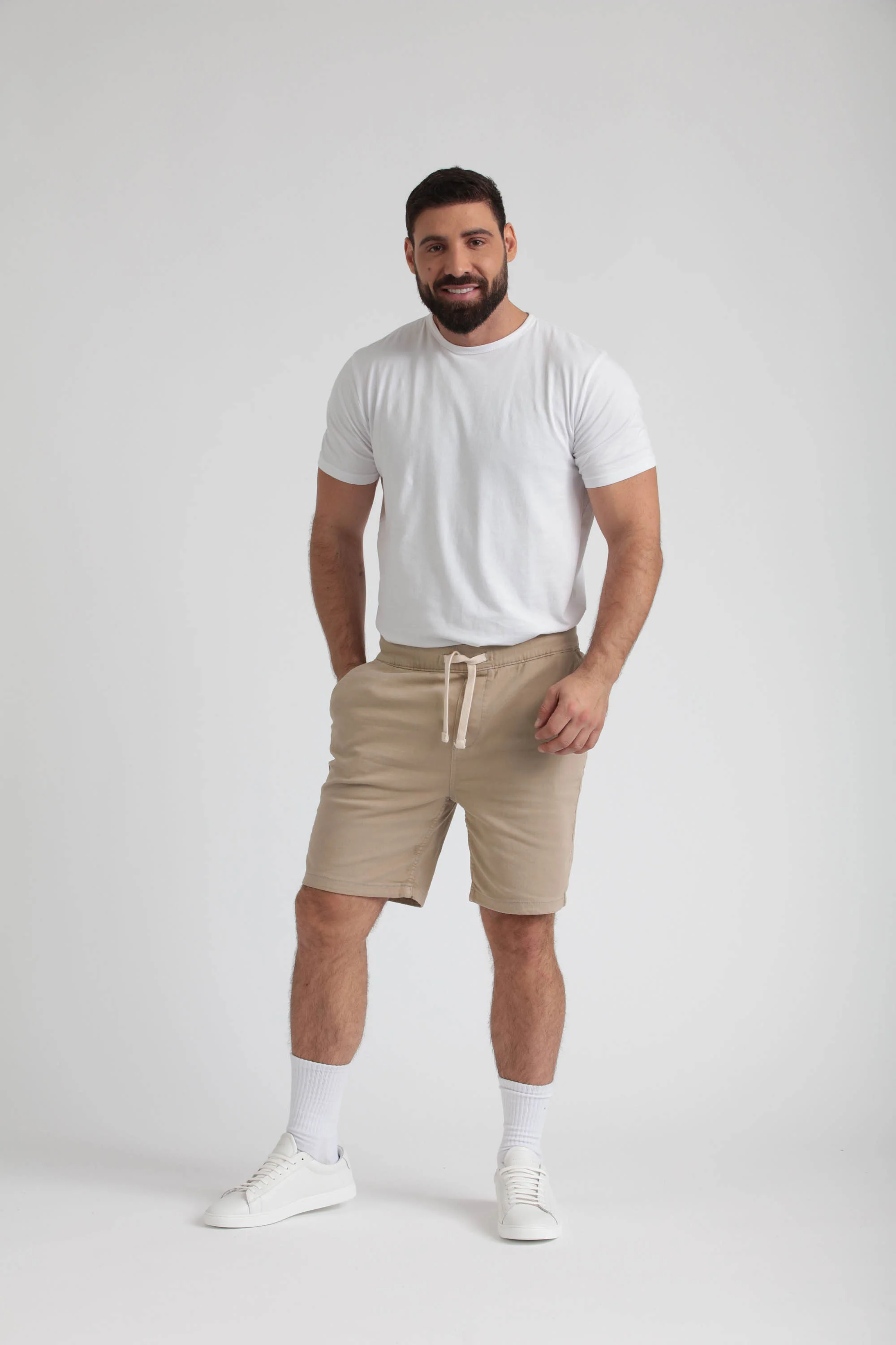 Everyday Comfort Shorts (Athletic Fit) / Light Khaki & Navy - Image 3